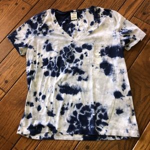 PINK by VS tye-dye UCONN t-shirt